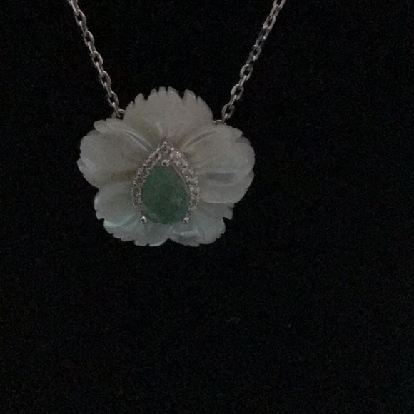 New Green Sapphire Mother of Pearl Set - Picture 7 of 8